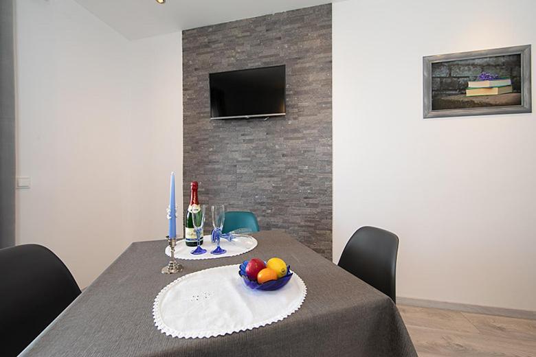 Apartmani “Karla” Promajna Exterior foto